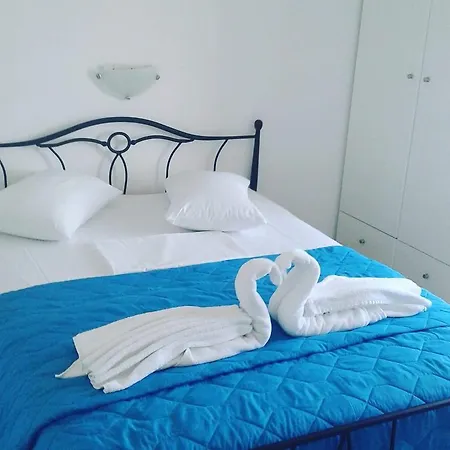 Guest house Vigles Adamantas (Milos)